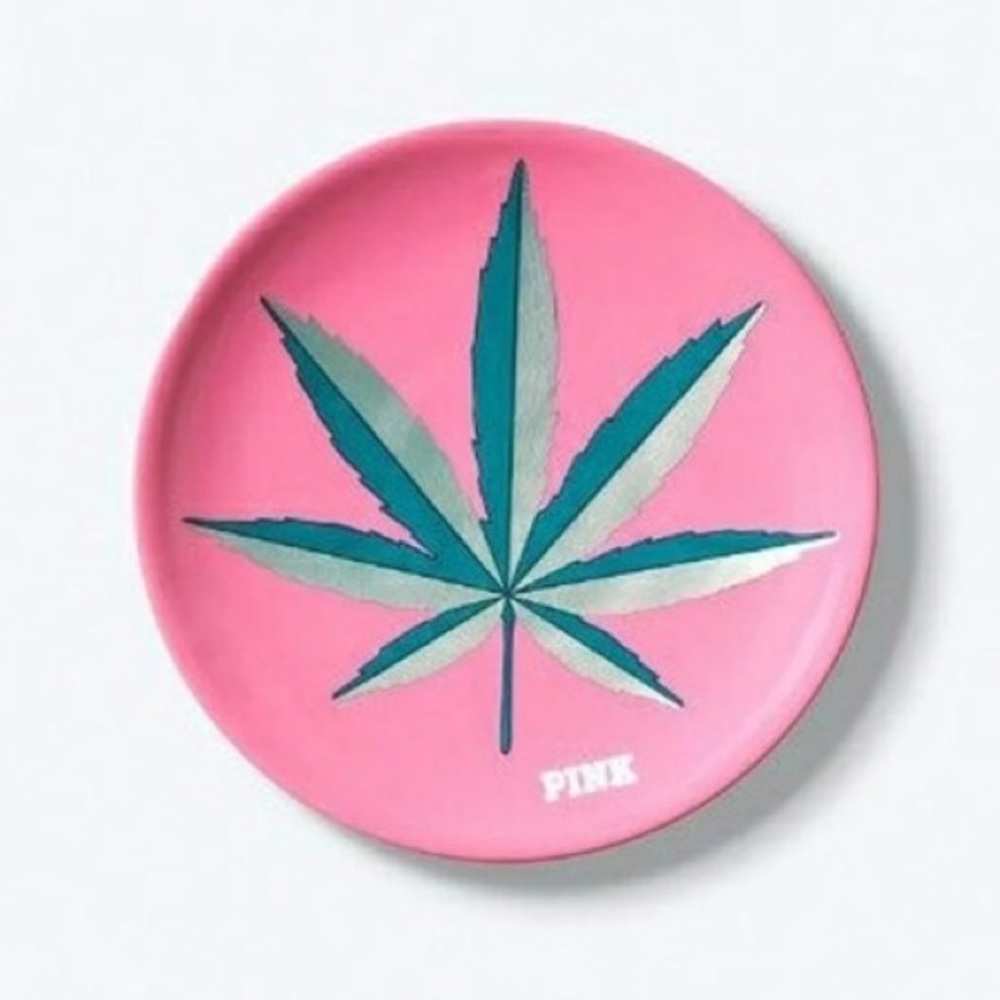 VS Pink Coco Chill tray